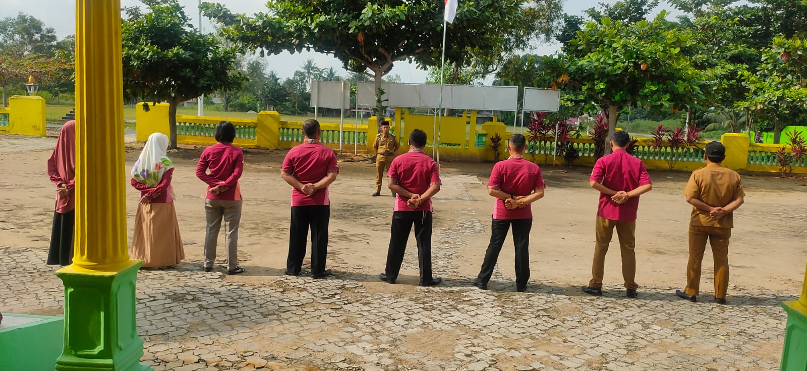 Apel pagi di pimping oleh Kasubag Perencanaan,Pelaporan  Bpk.WAHYUDI,S.A.P  di ikuti oleh pendamping Desa 